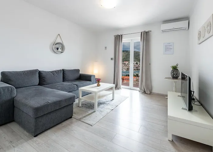 Apartment Mirna