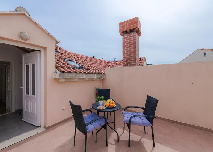 Apartment Mirna