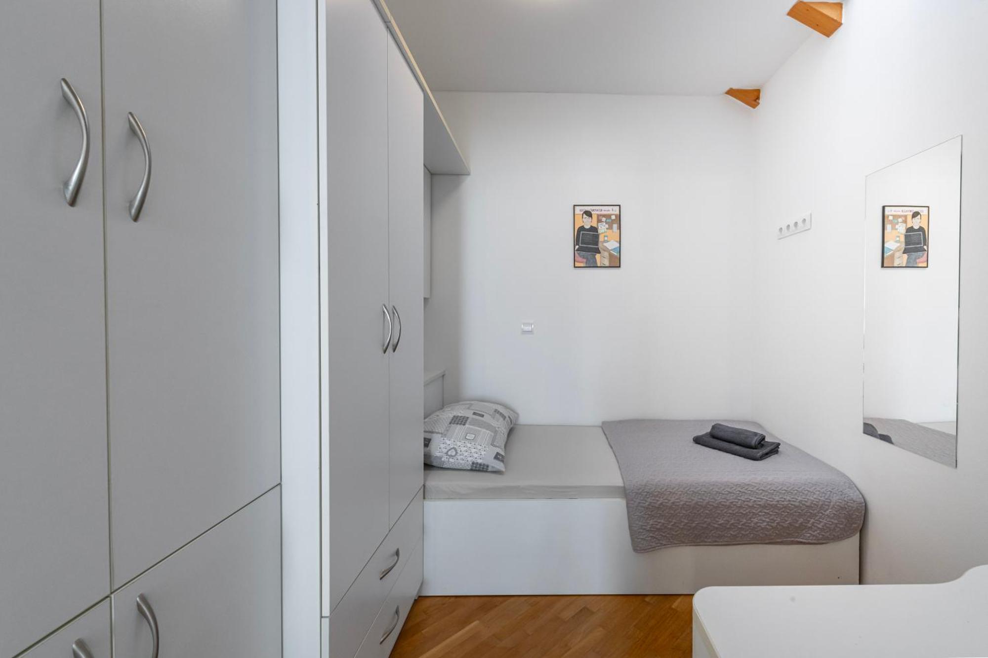 Apartment Mirna