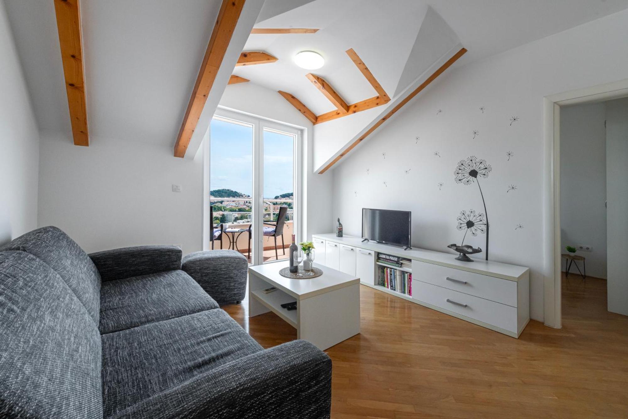 Apartment Mirna