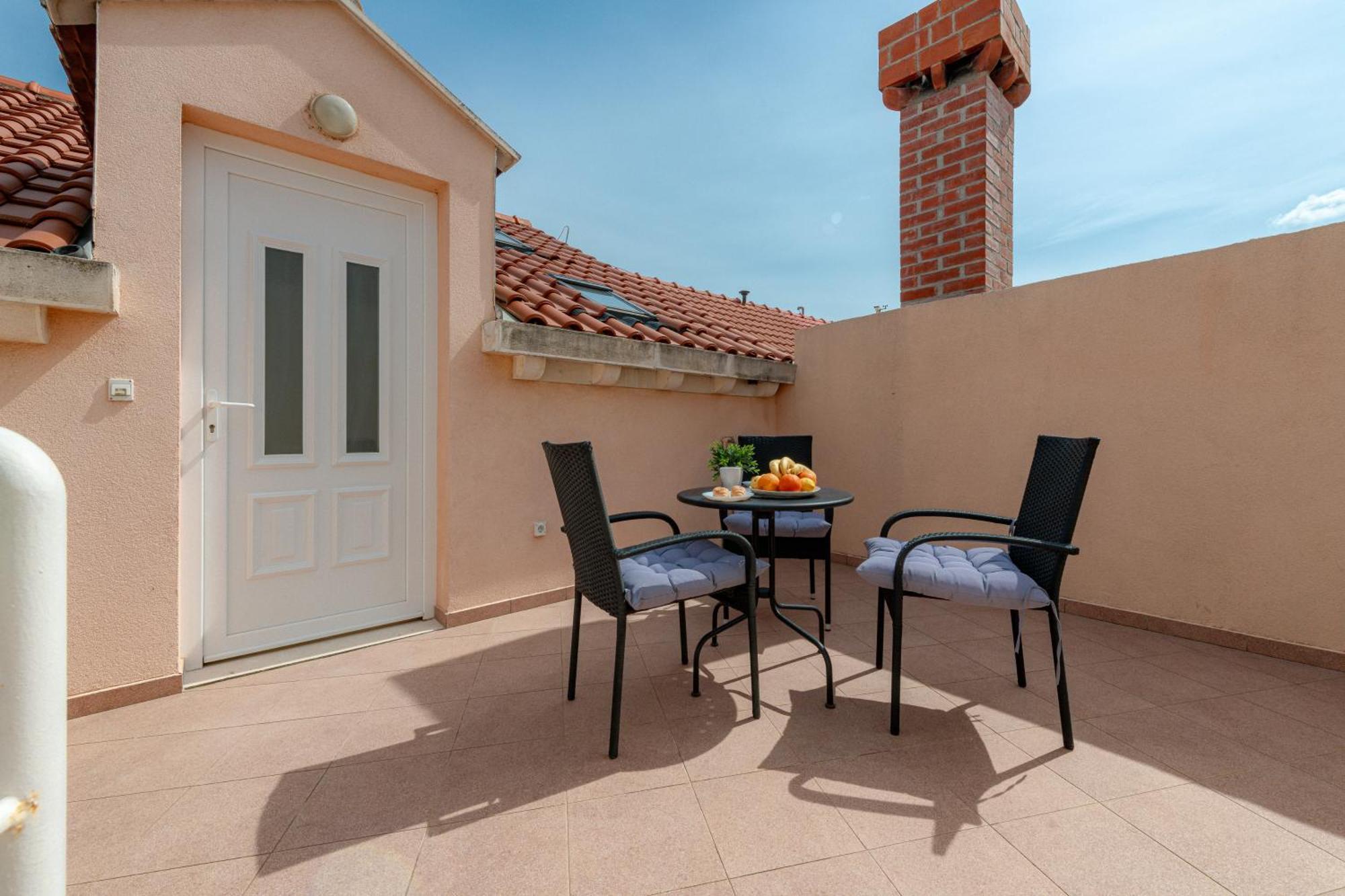 Apartman Mirna *